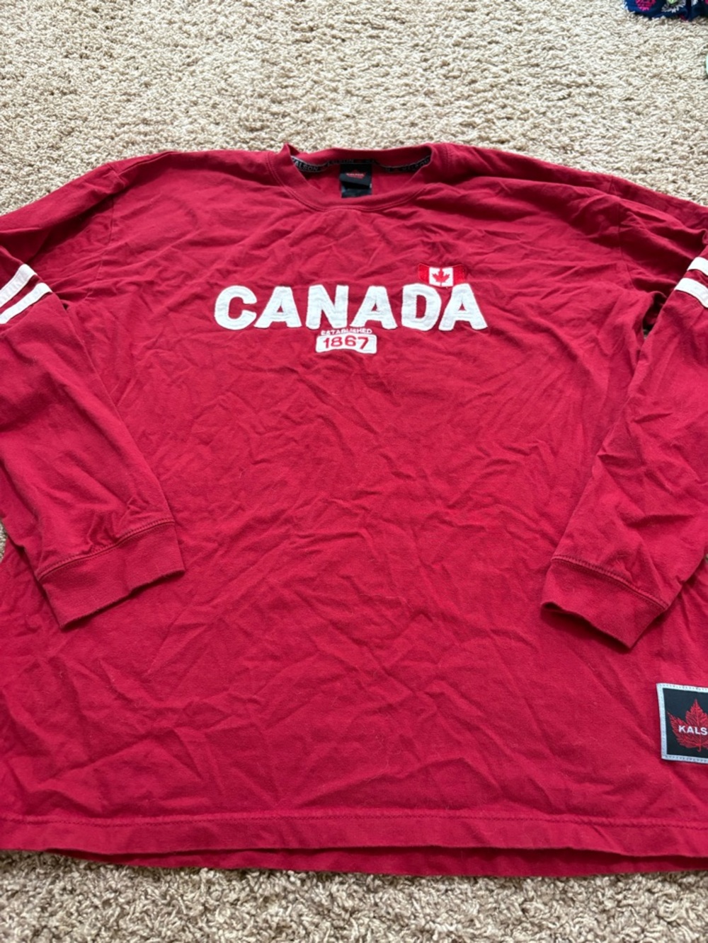 CANADA Long-Sleeve Crewneck Tee - Red